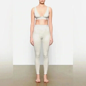 SKIMS Gray Leggings